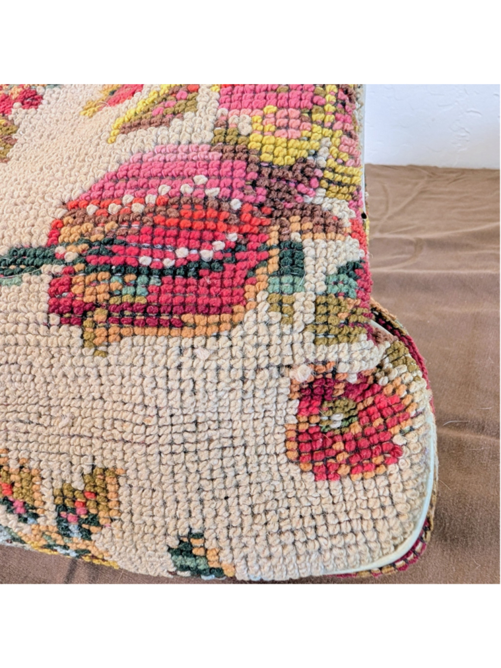 Vintage Floral Needlepoint Tapestry Kiss Lock Handbag Cottagecore Carpet Bag - Picture 9 of 16